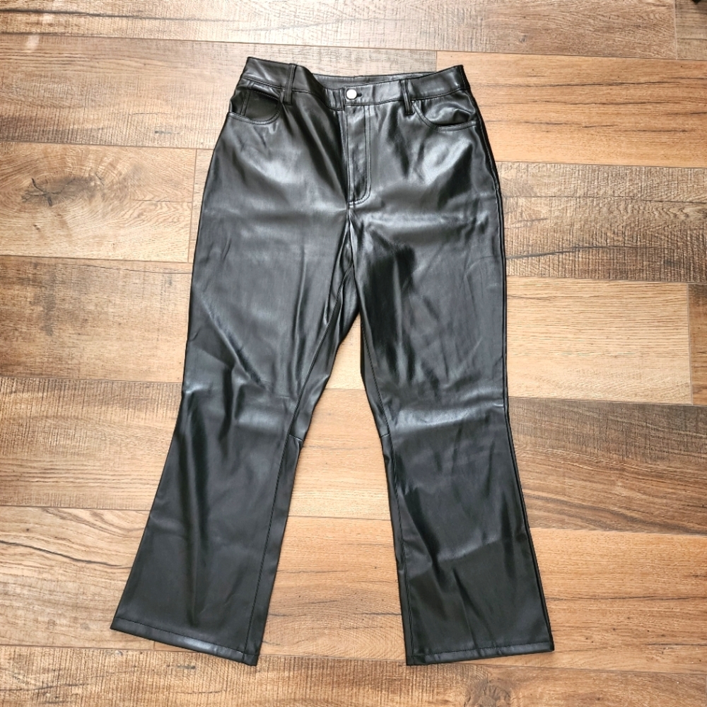 Versona Modern Soft Faux Black Leather Pants Women Size 10 Inseam 25" High Rise